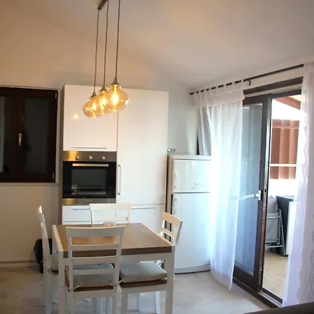 Ravni 158 * Labin (Istria)